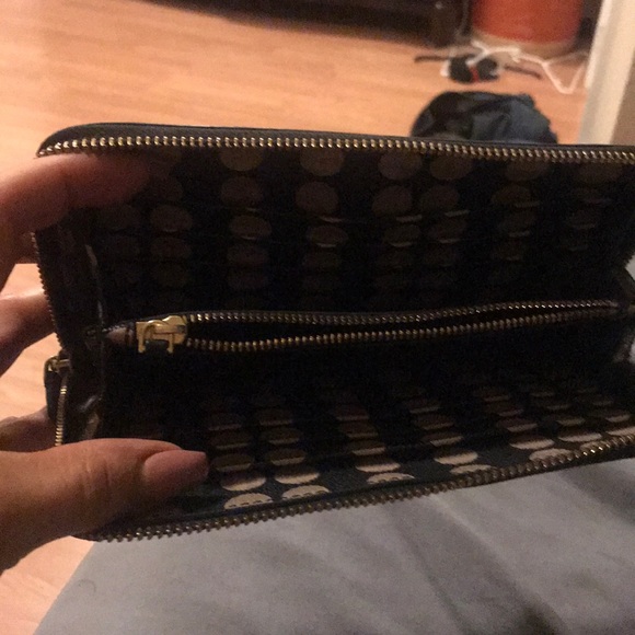 Tory Burch wallet - Picture 2 of 4